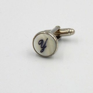 Cufflink Y