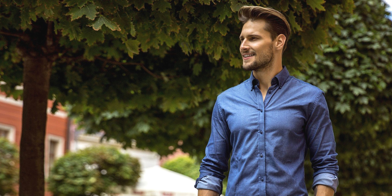 Men's denim-coloured cotton shirt, ideal for mid-season